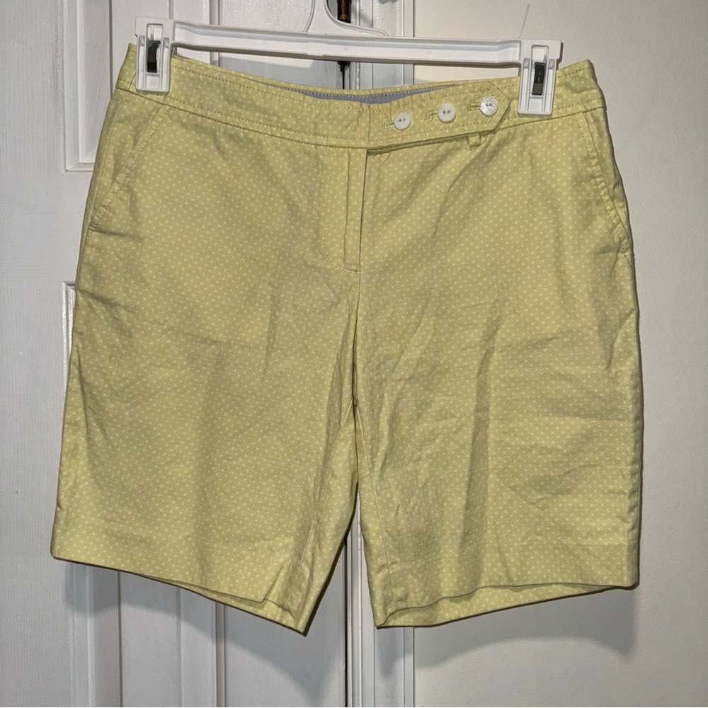 J. Crew city fit chino shorts yellow w polka dots vintage inspired 9” inseam 6